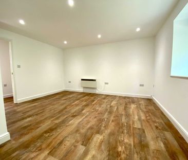 2 bed Flat for rent - Photo 6