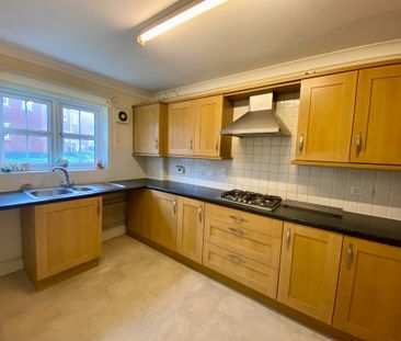 4 bedroom terraced house to rent - Photo 5