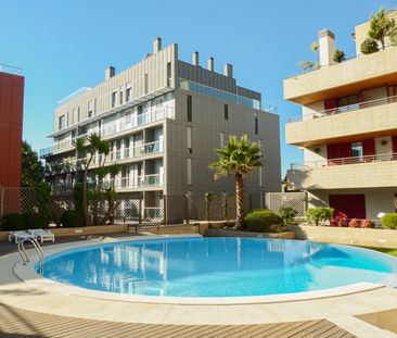 Apartamento T2 no Estoril, Mobilado, Condomínio Privado, frente aos Jardins do Casino Estoril - Foto 2
