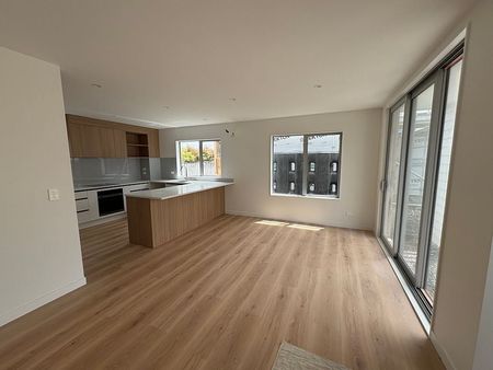 Luxury New Builds in Hauraki - Photo 2