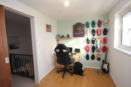 2 bedroom semi-detached house to rent - Photo 2