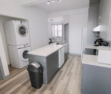 Immeuble - 258-266 Ball, Sherbrooke Grand 5 1/2 à Louer Au Centre-v... - Photo 2