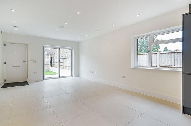 2 bedroom bungalow to rent - Photo 1