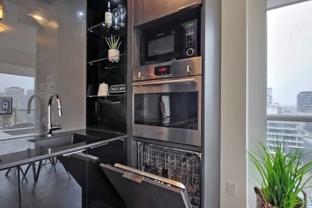 For Lease - 70 Temperance Street Unit# 1915, Toronto, Ontario - Photo 3