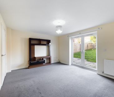 4 bedroom semi-detached house to rent - Photo 2