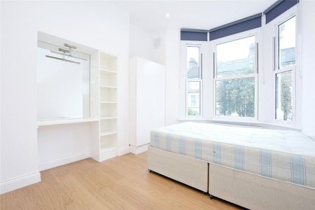 3 bedroom apartment to rent - Photo 2