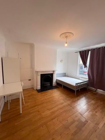 South Street - Photo 4