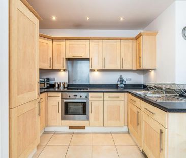 2 bedroom flat to rent - Photo 6