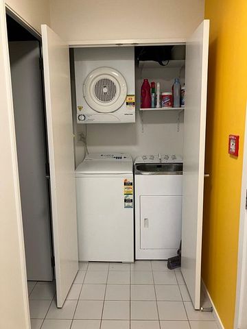 Spacious & Quiet Apartment in heart of Onehunga - Photo 4