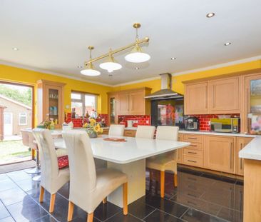 4 bedroom house - Photo 2