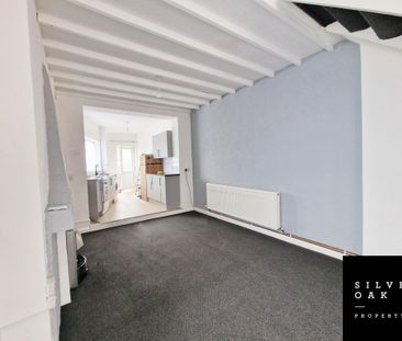 2 bedroom end of terrace house to rent - Photo 2