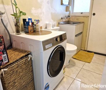 BEAUTIFUL THREE BEDROOM HOME FOR LEASE IN MACQUARIE FIELDS!!! - Photo 4