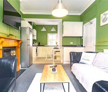 4 bedroom end of terrace house to rent - Photo 3