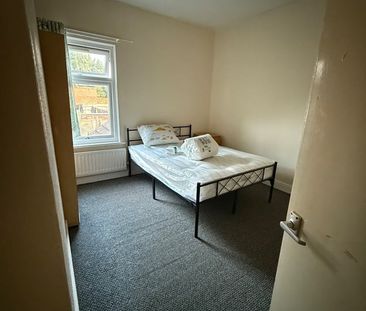 2 Bed Terraced House, Coronation Road, CV1 - Photo 4