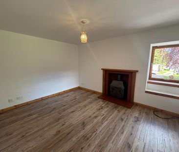 4 bedroom detached house to rent - Photo 3