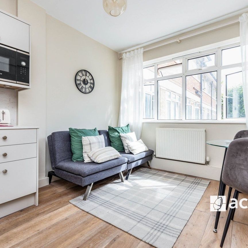 Bermondsey Street, London, SE1 - Photo 1