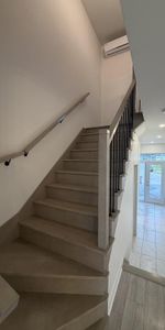 MAISON DE VILLE LUXE NEUVE À LOUER-MIRABEL ST-CANUT - Photo 3