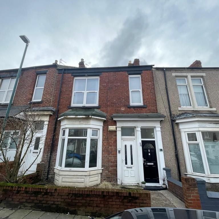 2 bedroom ground floor flat to rent - Photo 1