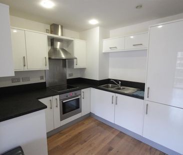 1 bedroom Flat To Let - Photo 3