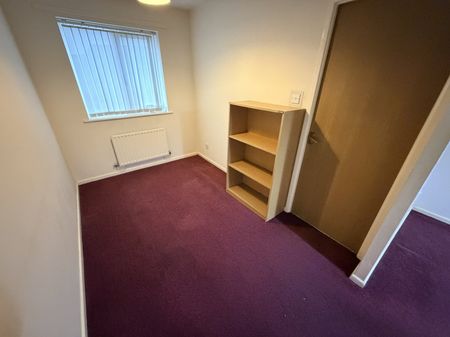 3 bedroom semi-detached house to rent - Photo 3