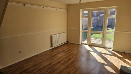 2 bedroom terraced house to rent - Photo 3