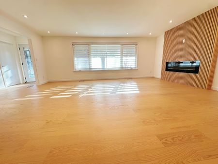 For Lease - 2417 Mississauga Road Unit# Main, Mississauga, Ontario - Photo 2