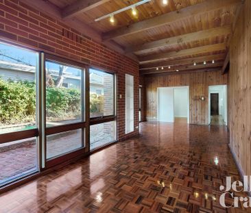 32 Lindsay Avenue, Murrumbeena - Photo 4