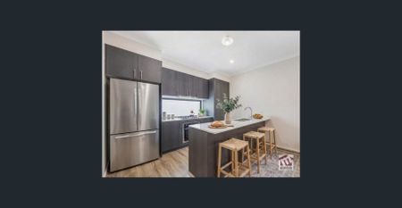 CONTEMPORARY LIVING -FLEXIBLE FLOOR PLAN! - Photo 4