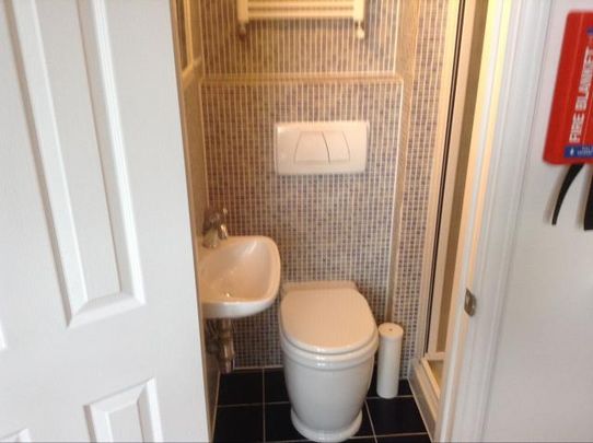 Flat 430 Fulham Palace Road, Fulham W6 9HH - Photo 1