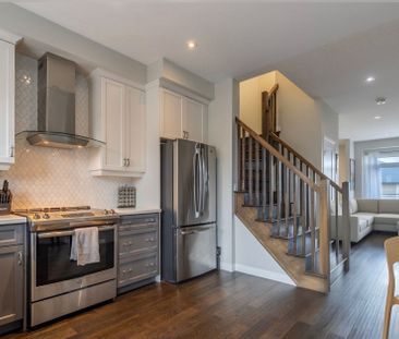 For Lease - 9 Soho Street, Hamilton, Ontario - Photo 2