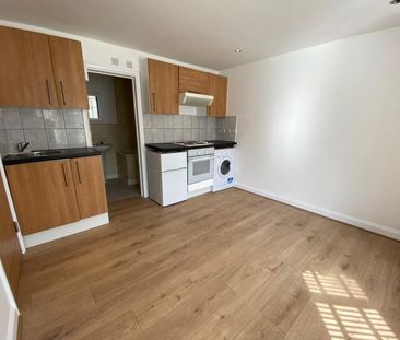 1 bedroom Flat To Let - Photo 4
