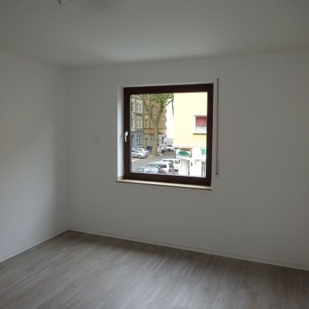 Frisch renovierte Wohnung in zentraler Lage! - Photo 4