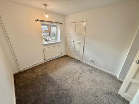 3 bedroom end of terrace house to rent - Photo 4