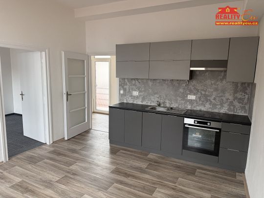 Pronájem bytu 2+1 68 m² - Photo 1