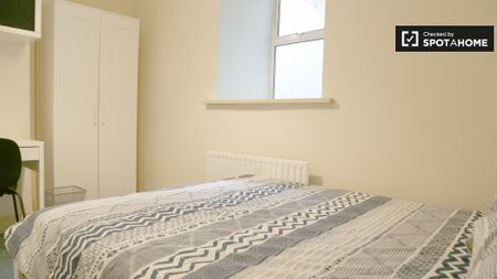 Bed to rent in 9-bedroom house in Stoneybatter - Photo 5