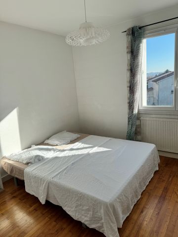 Meublé en location avec 3 pièces - route de Riottier - Résidence sécurisée calme - proche gare - Photo 2