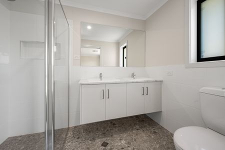 110 Bluegum, Worrolong SA 5291 - House For Rent | Domain - Photo 3
