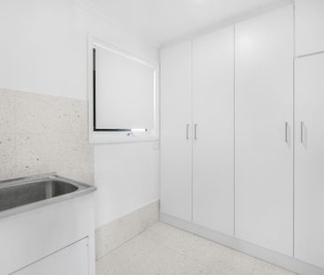 Open the door to effortless family living - Photo 3