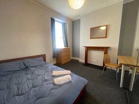 5 bedroom terraced house to rent - Photo 2