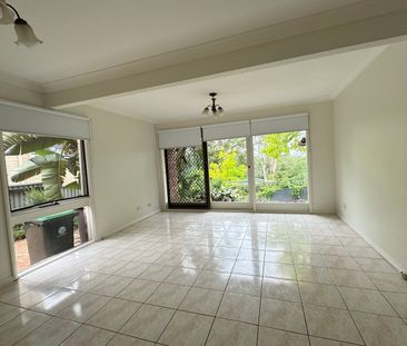 Beautiful 4 Bedroom Home in the Heart of Castle Hill Please Park in... - Photo 2