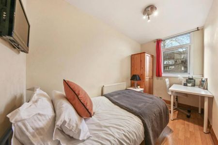 1 bedroom in a house share to rent - Photo 4