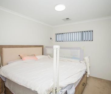 Modern Family Home - Photo 5