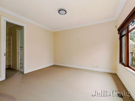 3 Bed, 2 Bath - Photo 5