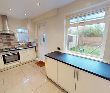 3 bedroom semi-detached house to rent - Photo 5