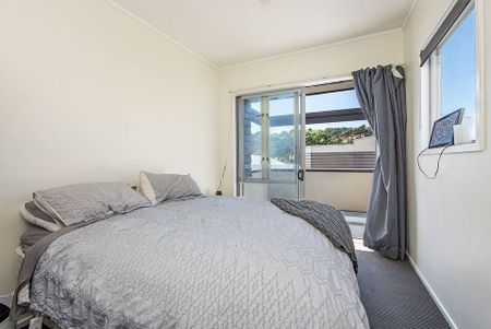 3 bdrm townhouse + carport **SHORT TERM TENANCY** - Photo 2