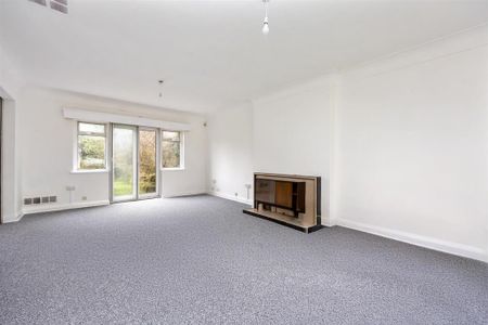 4 bedroom detached house to rent - Photo 2