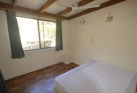 CENTERALLY LOCATED 2 BEDROOM HOME - READY TO MOVE IN! - Photo 3