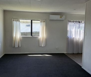 Comfortable 3-Bedroom Home in Randwick Park - Photo 5