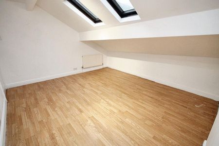 4 bedroom terraced house to rent - Photo 4