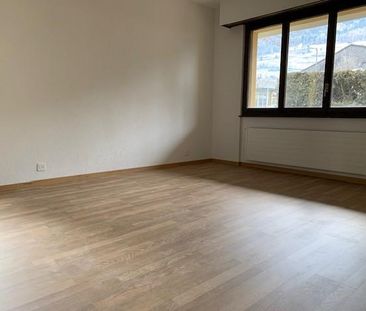 Bel appartement partiellement rénové de 4.5 pièces situé au rez-de-... - Photo 5